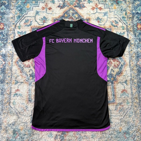 Adidas Bayern München Soccer Jersey Large - Picture 2 of 5